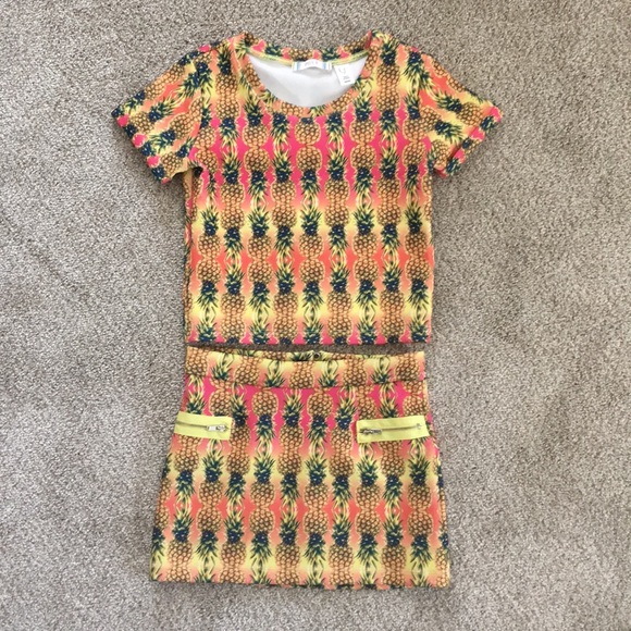 Shirt and Skirt set - Picture 1 of 4